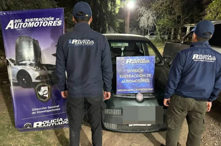 Recuperan un auto robado tras allanamientos en el barrio Ejército Argentino