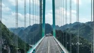 Puente más alto del mundo abre al tráfico en China