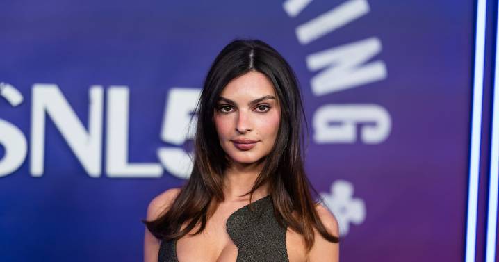 Emily Ratajkowski Made Navel-Deep Plunging Outfits Her NYFW Uniform