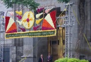 Vamos a trabajar para hacer una Suprema Corte diferente: Hugo Aguilar; adornan el Máximo Tribunal con arco floral