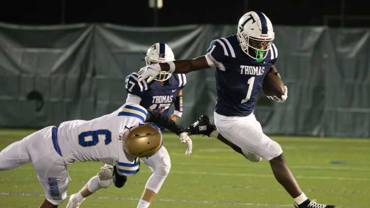 Thomas beats Schroeder in Webster bowl. See the photos