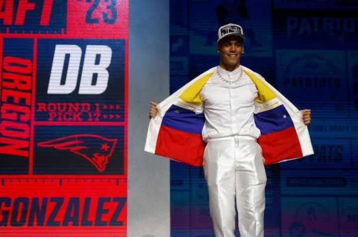 La NFL celebra a los aficionados, jugadores y cultura latinos con la campaña de temporada completa “Por la cultura”