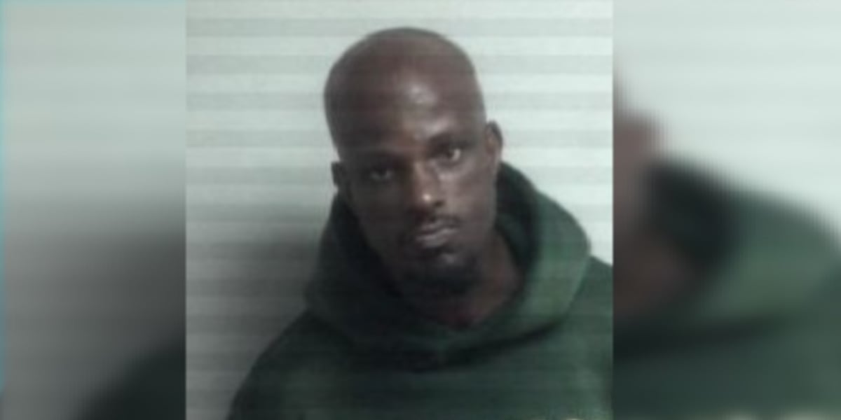 Elizabeth City police investigating 3 store break