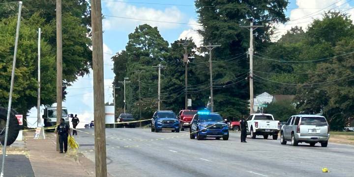 Boy dead, 2 others detained after shooting at Frayser tire shop