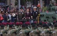Desfilan Fuerzas Armadas ante Sheinbaum
