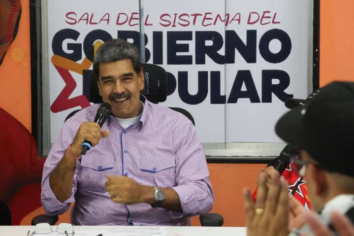Maduro: las oligarquías saben que no tenemos precio