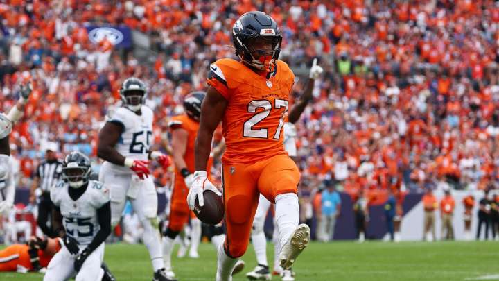 Sloppy Broncos spoil Cam Ward's debut, Denver beats Tennessee 20