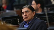 Gustavo Bolívar criticó a petristas que felicitaron a Carlos Camargo
