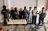 Capturan a cuatro hombres por desvalijar motocicleta en Toluca