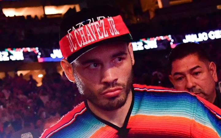 El campeón Julio César Chávez revela que Chávez Junior regresará a los cuadriláteros