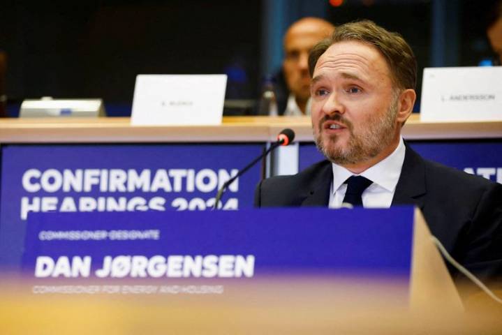 Exclusive-EU could quit Russian gas within a year, US energy chief says