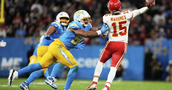 Chargers passing game helps break seven-game losing streak against Chiefs in Brazil