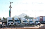 Llegan tráileres y unidades de mando a la Plaza del Ángel
