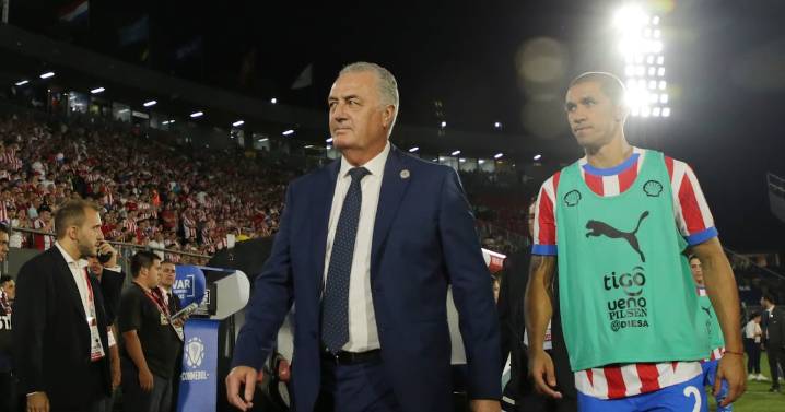 La desafiante meta que coloca Gustavo Alfaro tras el regreso de Paraguay al Mundial