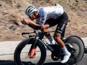 Ciclista mexicano Isaac del Toro reina en la Toscana