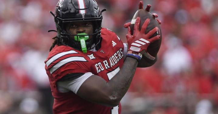 Behren Morton throws 4 TD passes in unbeaten Texas Tech's 45-14 victory over winless Oregon State