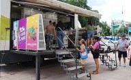 “Librobús” atrae a jóvenes y adultos hacia la literatura en Mérida
