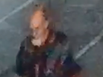 Buscan a hombre armado que amenazó a una mujer afuera de lavandería en el Este de El Paso