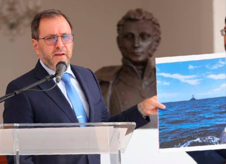 Venezuela denunció que destructor de EE. UU. abordó de forma “ilegal” una embarcación de pescadores de su país