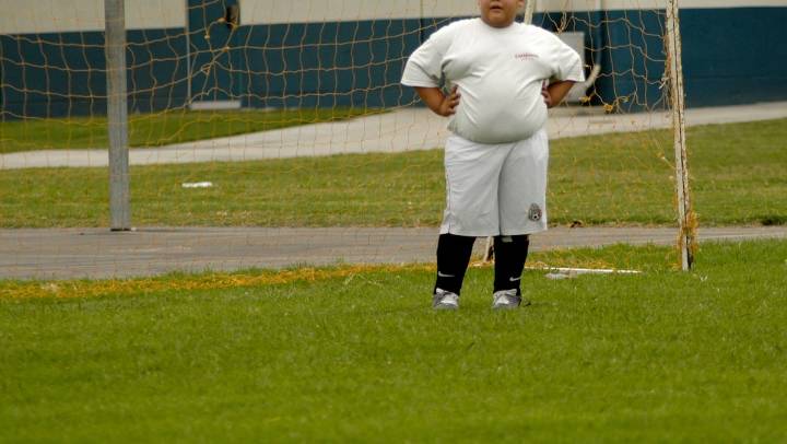 Por primera vez, la obesidad supera al bajo peso como forma de malnutrición entre niños y adolescentes en el mundo, según Unicef