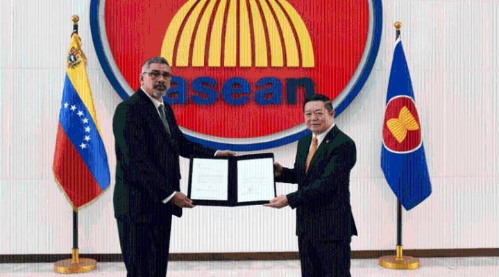 Embajador venezolano presenta Cartas Credenciales ante la Asean en Yakarta