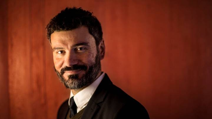 ¿Una ciberdemocracia sin Estado ni religión? Víctor Lapuente y el thriller filosófico que advierte sobre el futuro