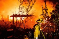 Quick-moving wildfire scorches historic California gold mining town, burning multiple homes