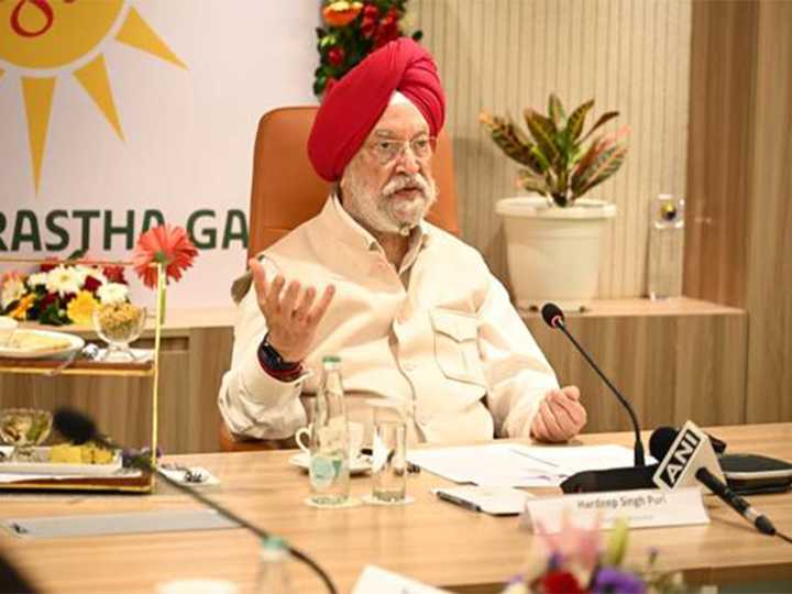 Union Minister Hardeep Puri inaugurates IGL Office at WTC
