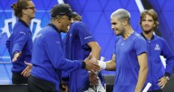Alcaraz debuta en la Laver con victoria en el dobles y deja en 3