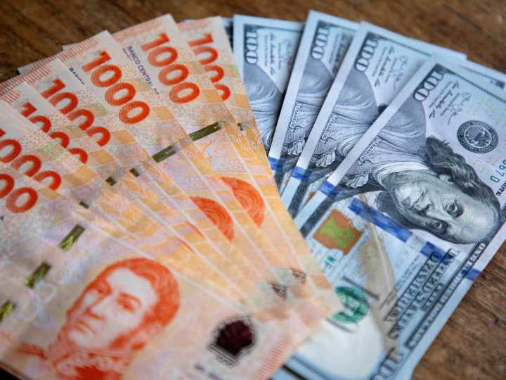 Un banco internacional le pone un precio alto al dólar y dice que la banda cambiaria "pierde viabilidad"