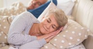 Cuida tu descanso: la rutina para antes de ir a dormir que rejuvenece y ayuda a vivir más años