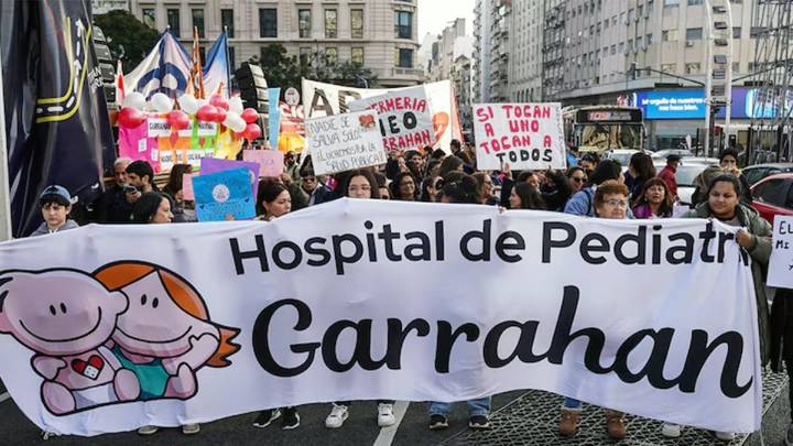 En medio del debate por la Emergencia Pediátrica, anuncian aumento para el personal del Garrahan