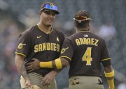 Jonrón 23 de Machado impulsa a Padres a victoria 8