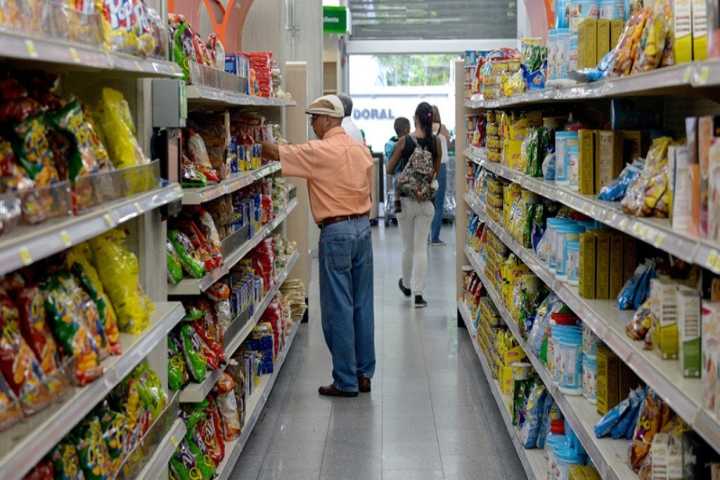 ANSA informa que el 95 % de las transacciones en supermercados se efectúan en bolívares