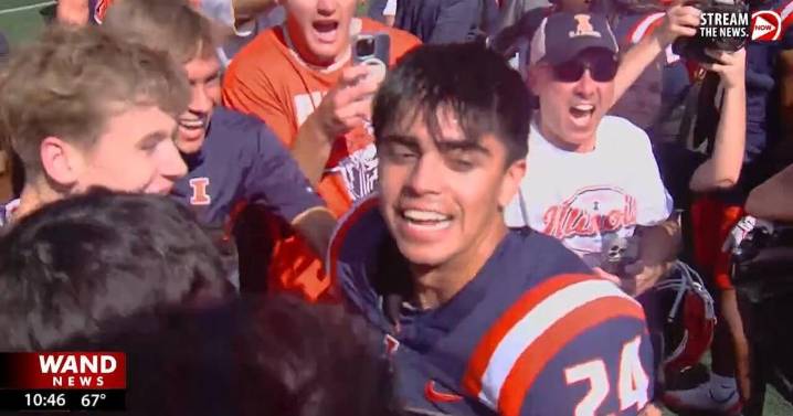 Illinois celebrates walk-off win over #21 USC, revitalizing their confidence