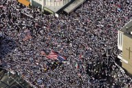 Estadounidenses marchan contra Trump en el Día del Trabajo; lo acusan de favorecer a los más adinerados