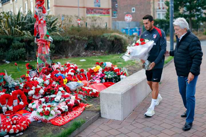 Atlético de Madrid recordó a Diogo Jota con emotivo homenaje en su regreso a Anfield