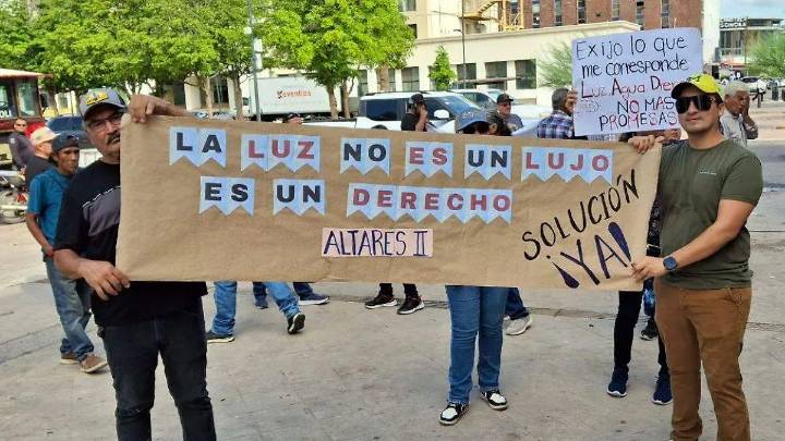 Vecinos de Altares II protestan en Hermosillo por falta de servicios básicos