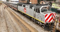 Ministro César Sandoval saluda disposición del alcalde López Aliaga para dialogar sobre el tren Lima–Chosica | Municipalidad de Lima | MTC 