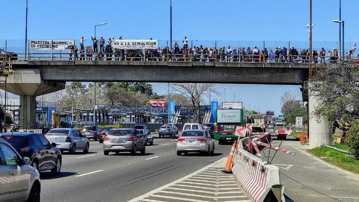 Nueva protesta para evitar la demolición de la única Palestra de escalada de roca de la ciudad