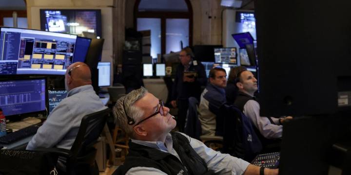Mercados: rebotan las acciones y los bonos argentinos después del traspié electoral del Gobierno