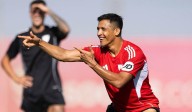 “Ha tomado las riendas…”: Prensa española reacciona a los primeros entrenamientos de Alexis Sánchez en Sevilla