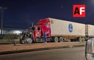 Choque entre dos tráileres en el Libramiento Tapeixtles, Manzanillo, deja cuantiosos daños materiales