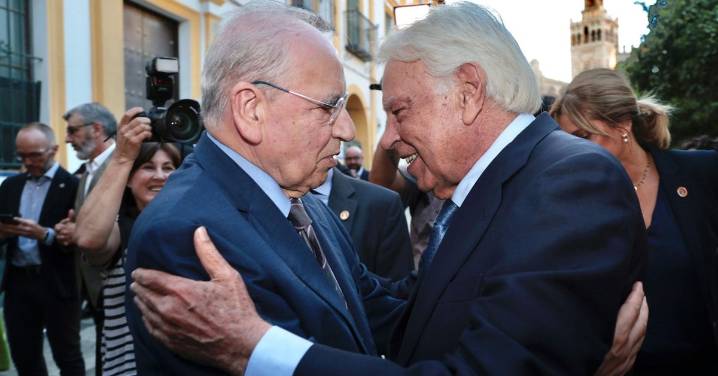 Alfonso Guerra alerta del riesgo de un Estado confederal en disolución