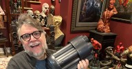 Guillermo del Toro subastará su colección de arte y cine: estas son las piezas y sus precios