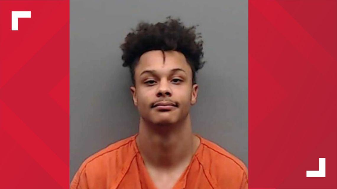 Tyler man gets 34 years for stabbing his girlfriend's father to death