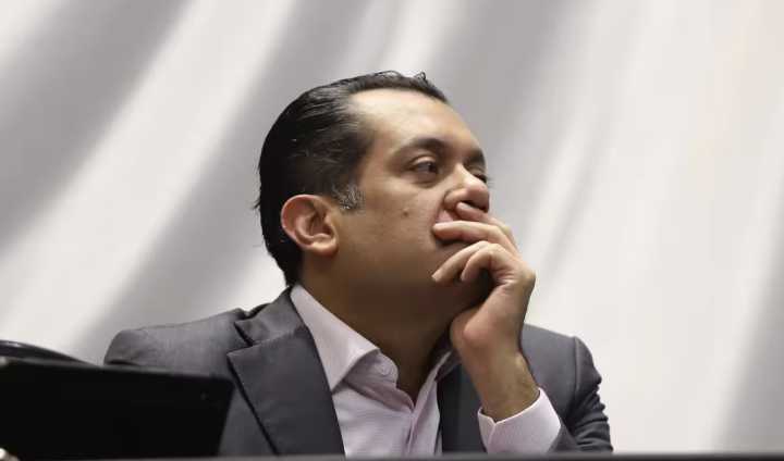 Sergio Gutiérrez retira demanda contra consejeras del INE de hace 4 años