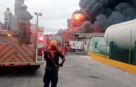 Arden tanques en empresa en Apodaca sobre Libramiento Noroeste