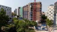 Fase final de la última promoción de pisos en el ecobarrio de Puente de Vallecas