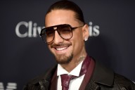 Maluma fue detenido por agentes de tránsito mientras conducía su nuevo Ferrari en Colombia